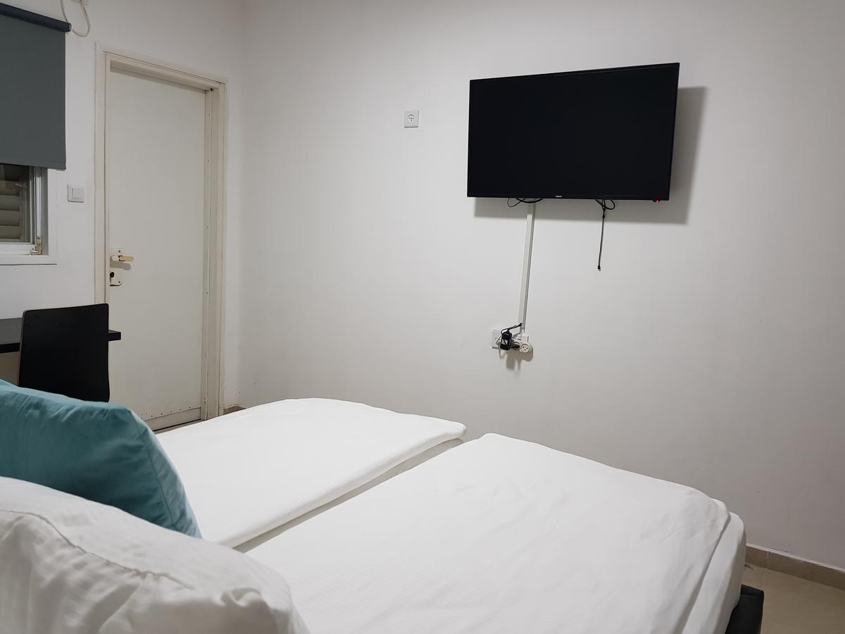 Airport Guest House - One-Way Free Shuttle Or Yehuda Экстерьер фото