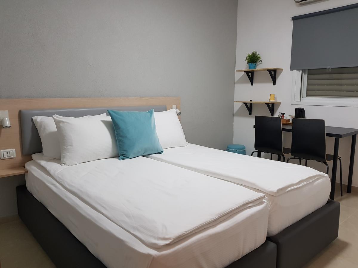 Airport Guest House - One-Way Free Shuttle Or Yehuda Экстерьер фото
