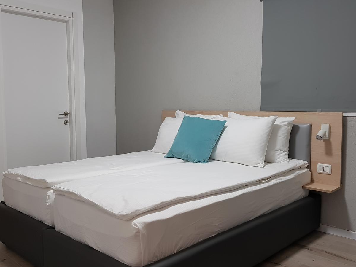 Airport Guest House - One-Way Free Shuttle Or Yehuda Экстерьер фото